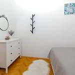 Tija * Traù