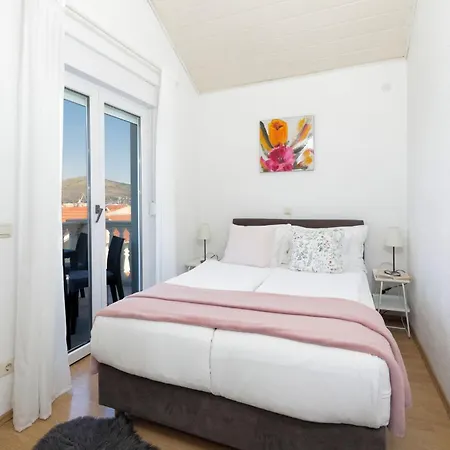 Tija Apartment